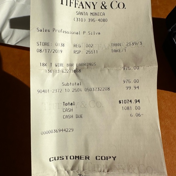 Tiffany & Co. Gold T bar Earrings - Picture 6 of 7